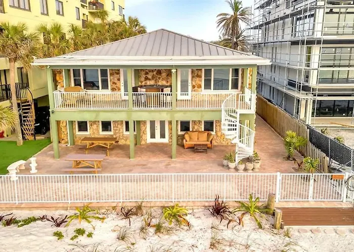 Apartment Stones Throw Beachside #1 On The Clearwater Beach