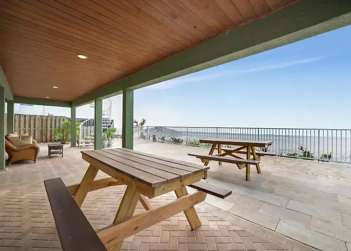 Stones Throw Beachside #1 On The Apartment Clearwater Beach